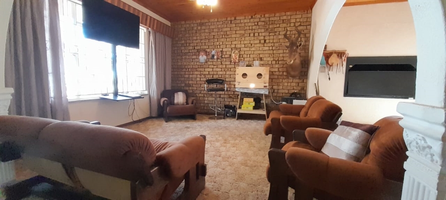 10 Bedroom Property for Sale in Klerksdorp Rural North West